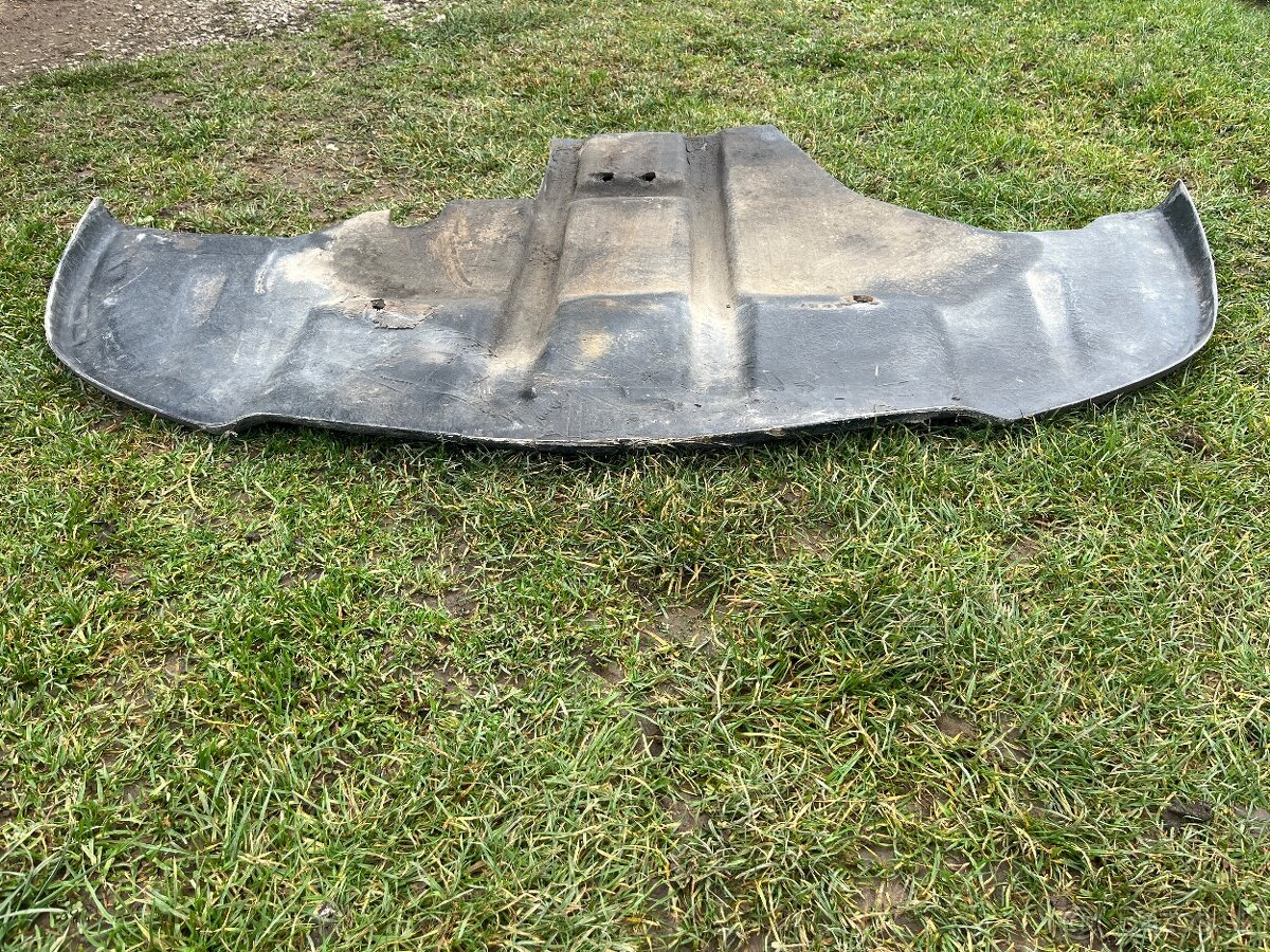 Robustný laminátový kryt motora - 3