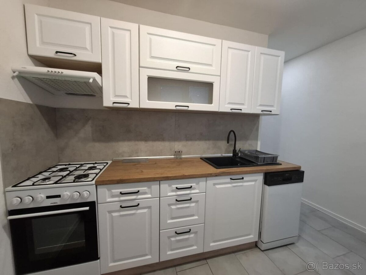 Na prenájom - 2 izb.byt Handlová - 3