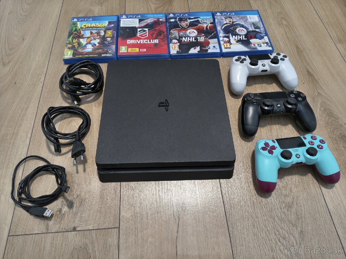PS4 Slim 1TB +4 Hry + 3 Ovládače Dualshock - 3