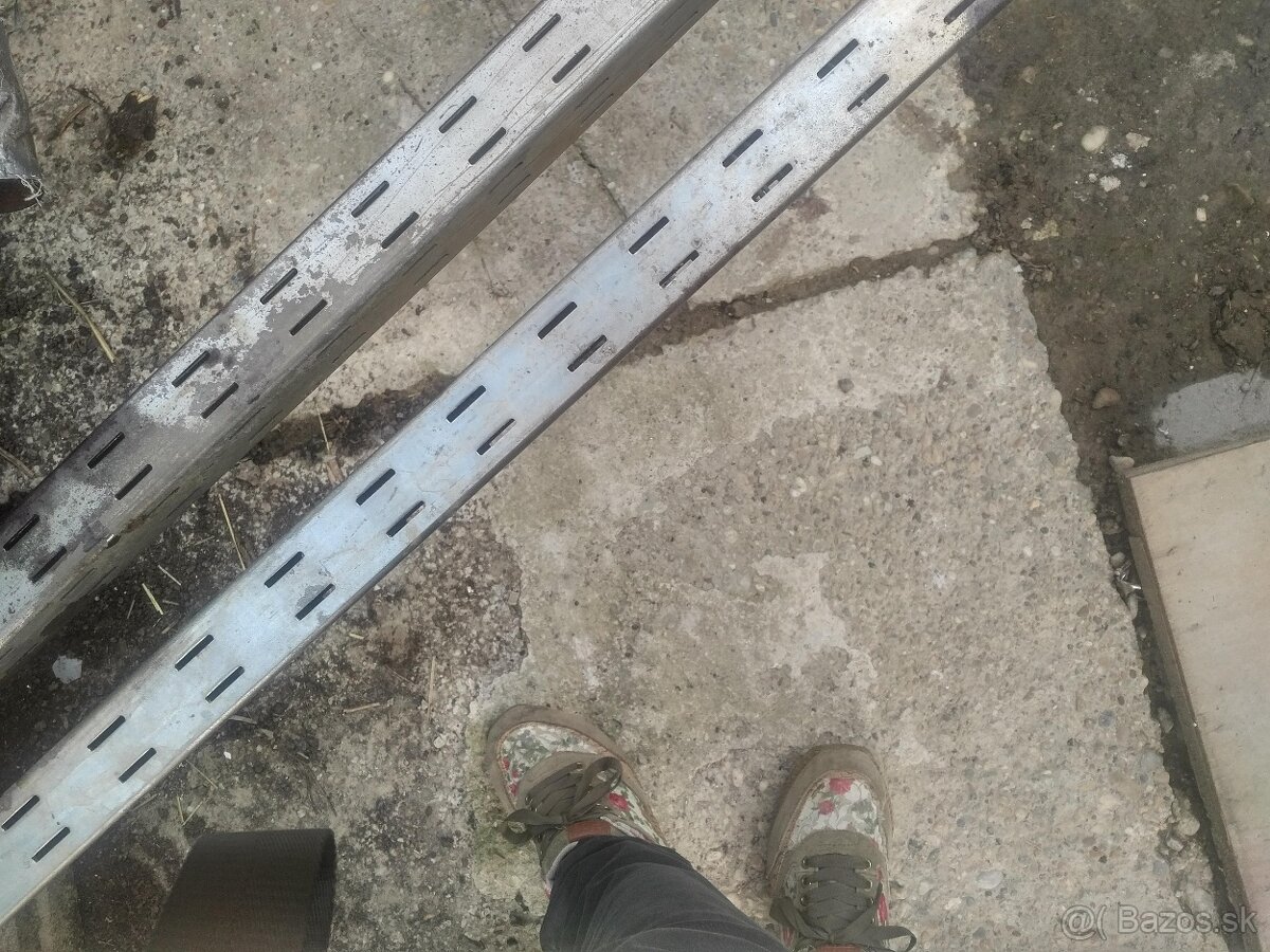 PEVNY KOVOVY REGAL 2,25 m - 3