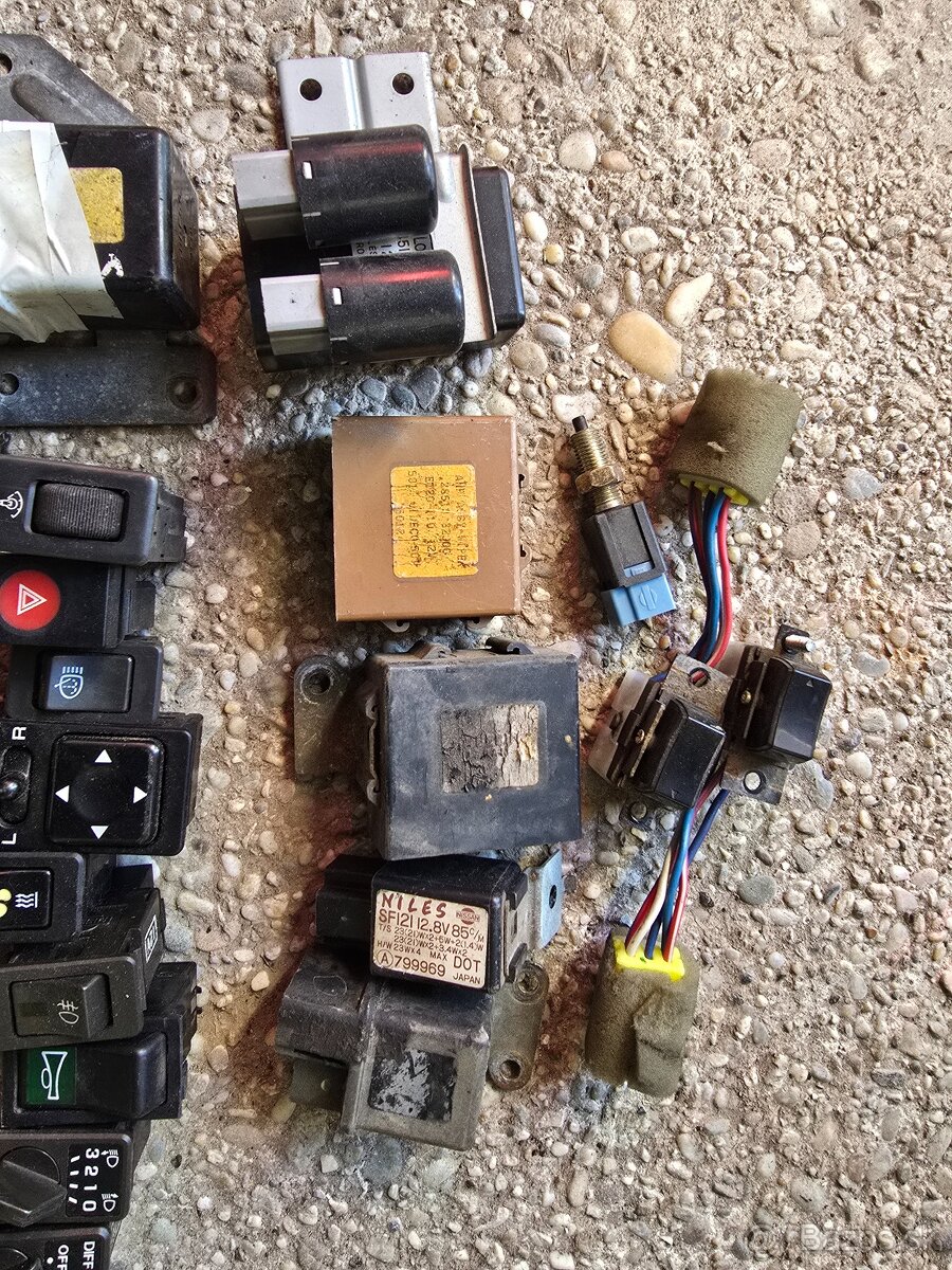 Spínače, prepínače, relatka Nissan Patrol Y60