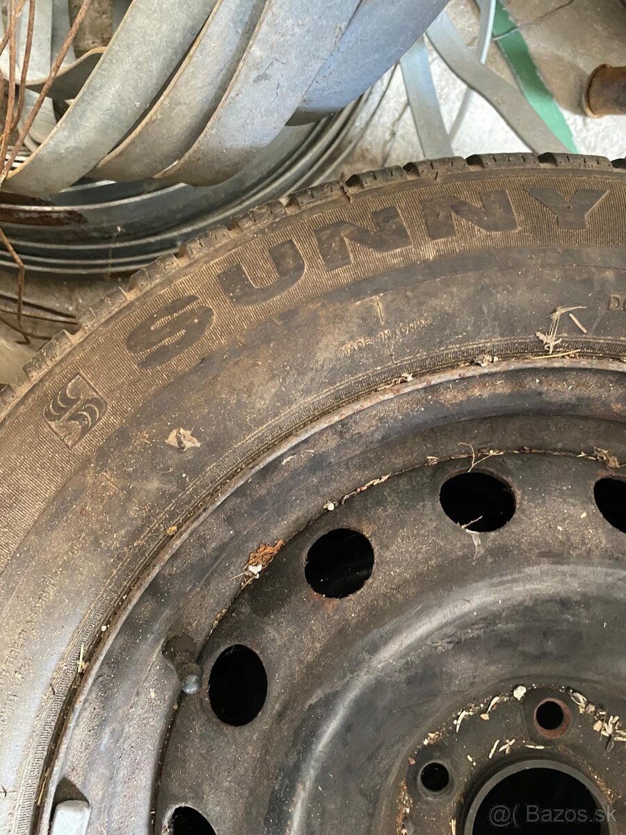 Predám kolesá 215/60 R16 - 3