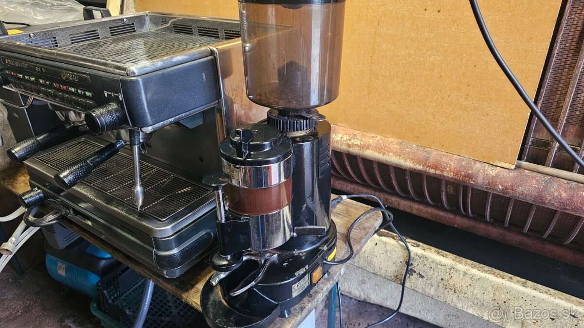 Espresso kávovar a mlynček na kávu - 3