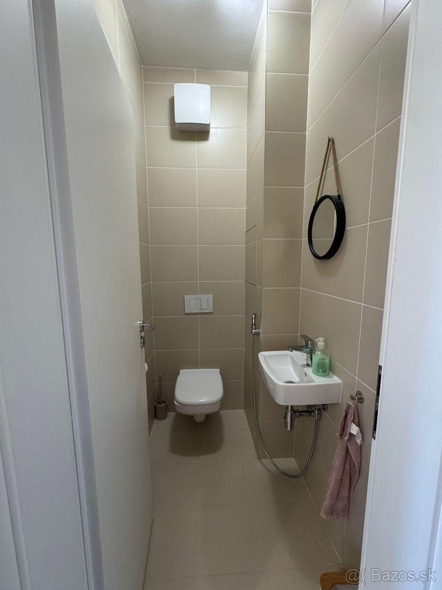 3-izbový byt s loggiou v projekte Tri Vody, Malinovo, okres – foto 3