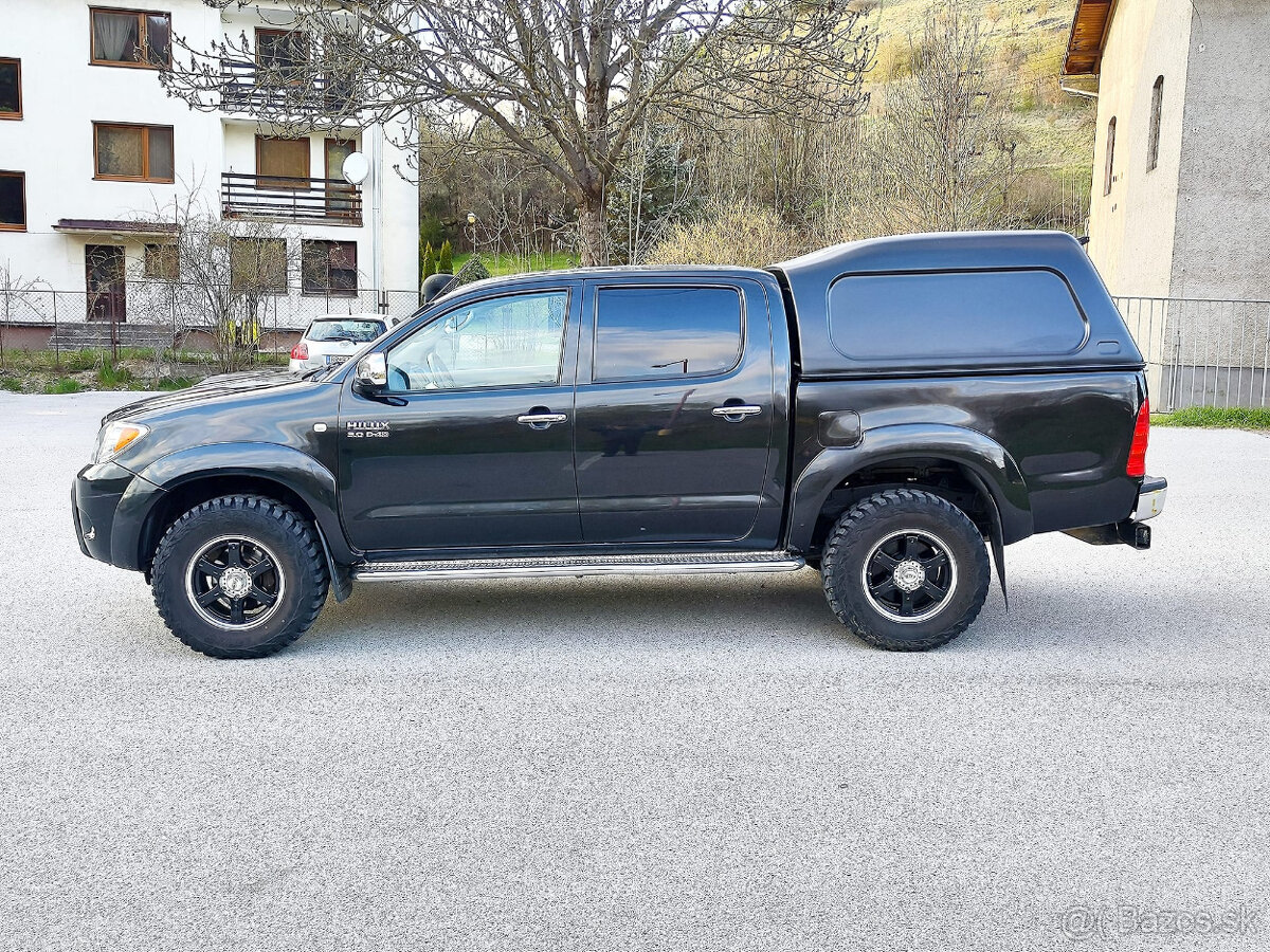 Predám Toyotu Hilux 4 WD 3.0TD 126,0 KW