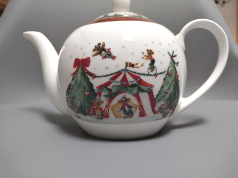 porcelanova vianocna kanvica s krabicou - 3