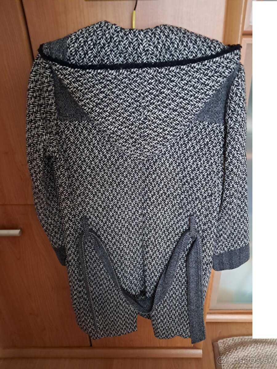 dámsky kabát s kapucou - 3