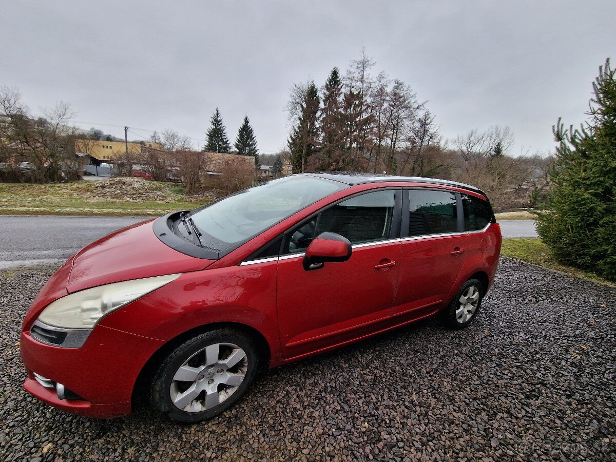 Peugeot 5008 ročník 2011 benzín 1.6 - 3