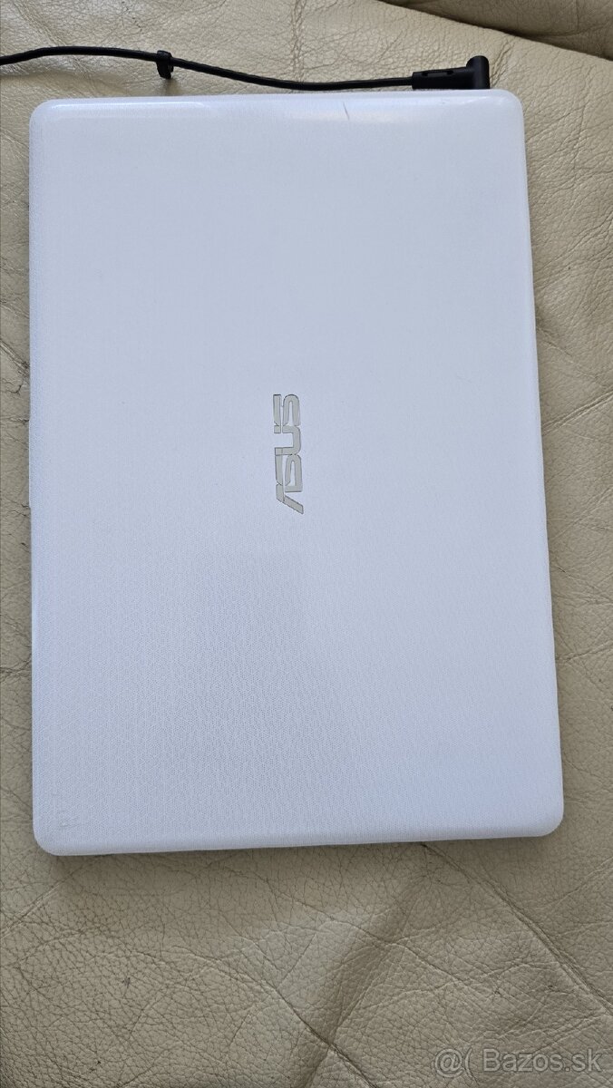Predám notebook Asus VivoBook - 3