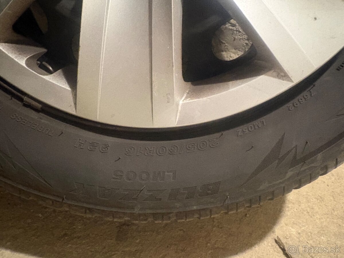 Bridgestone Blizzak LM005 205/60 R16, Zimne pneu - 3