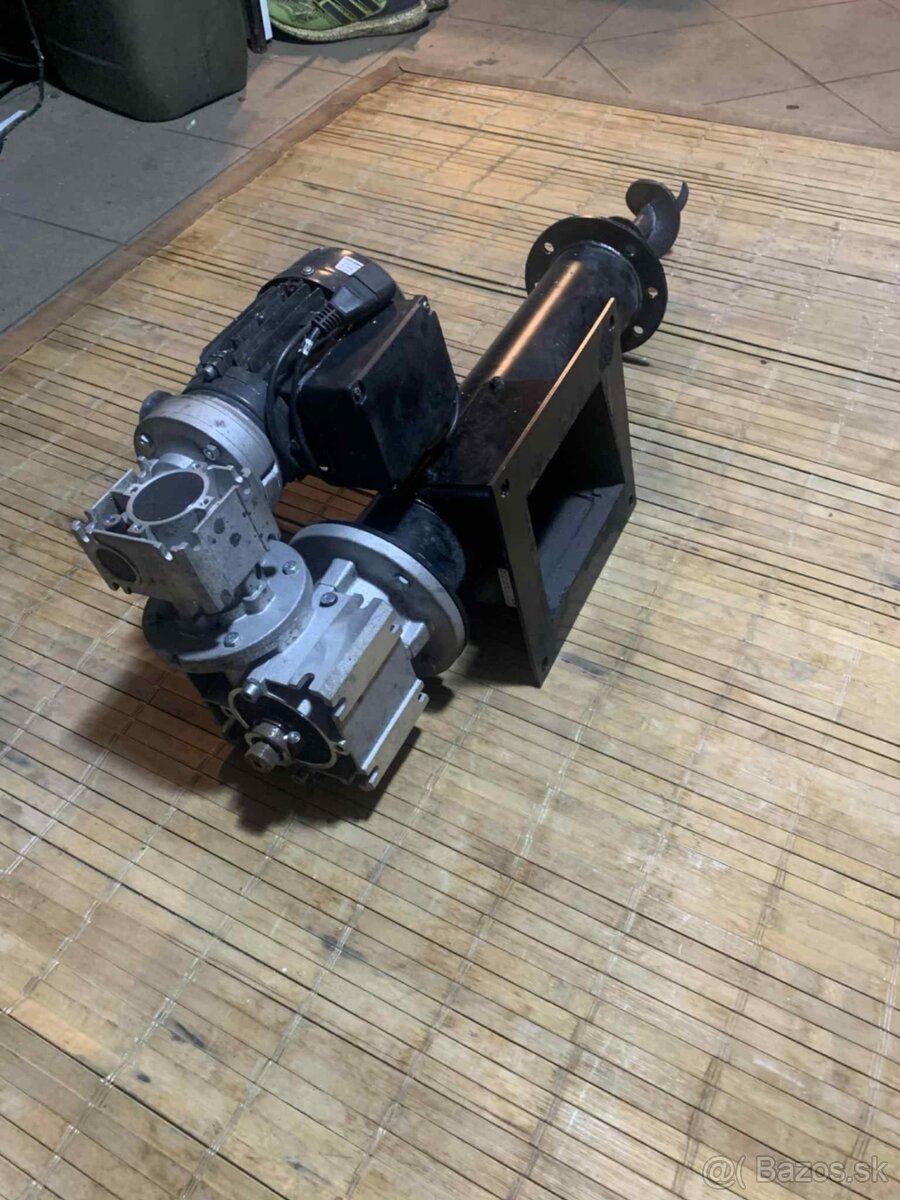 Šnekový podavač so zasobnikom - 3