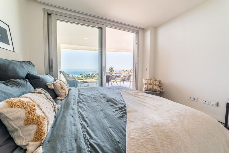 Kvalitný 3 izbový apartmán v Panoramica Higueron na pobreží - 3