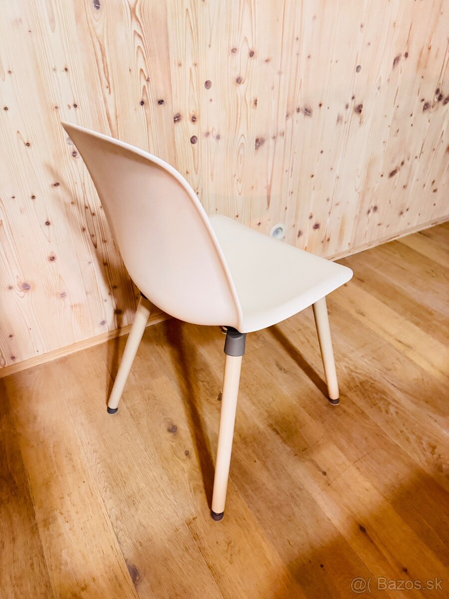 Kuchynský stôl plus stoličky - 3