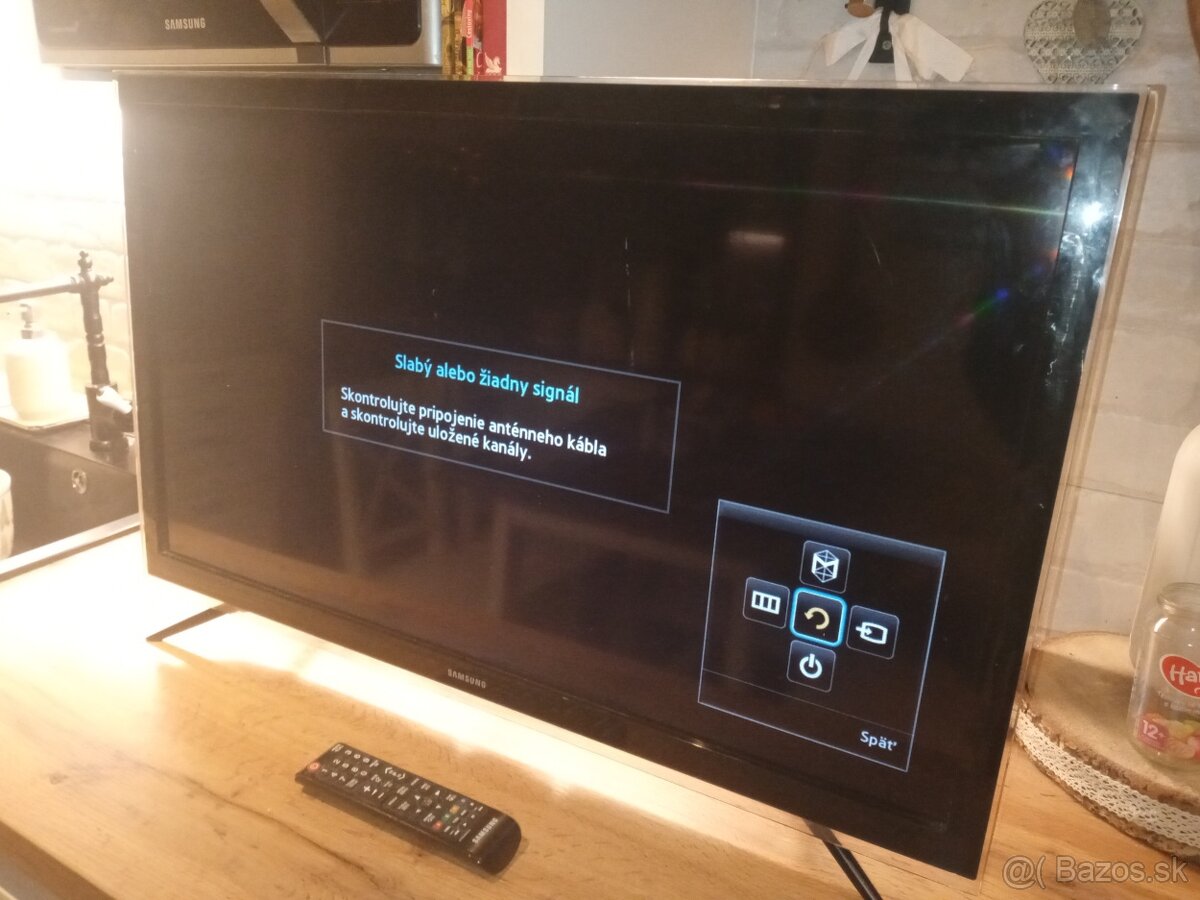 Predám Smart tv Samsung UE32F4500AW - 3