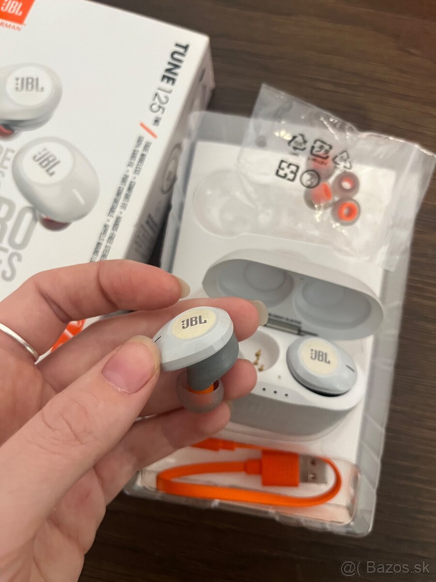 JBL bluetooth sluchátka - 3