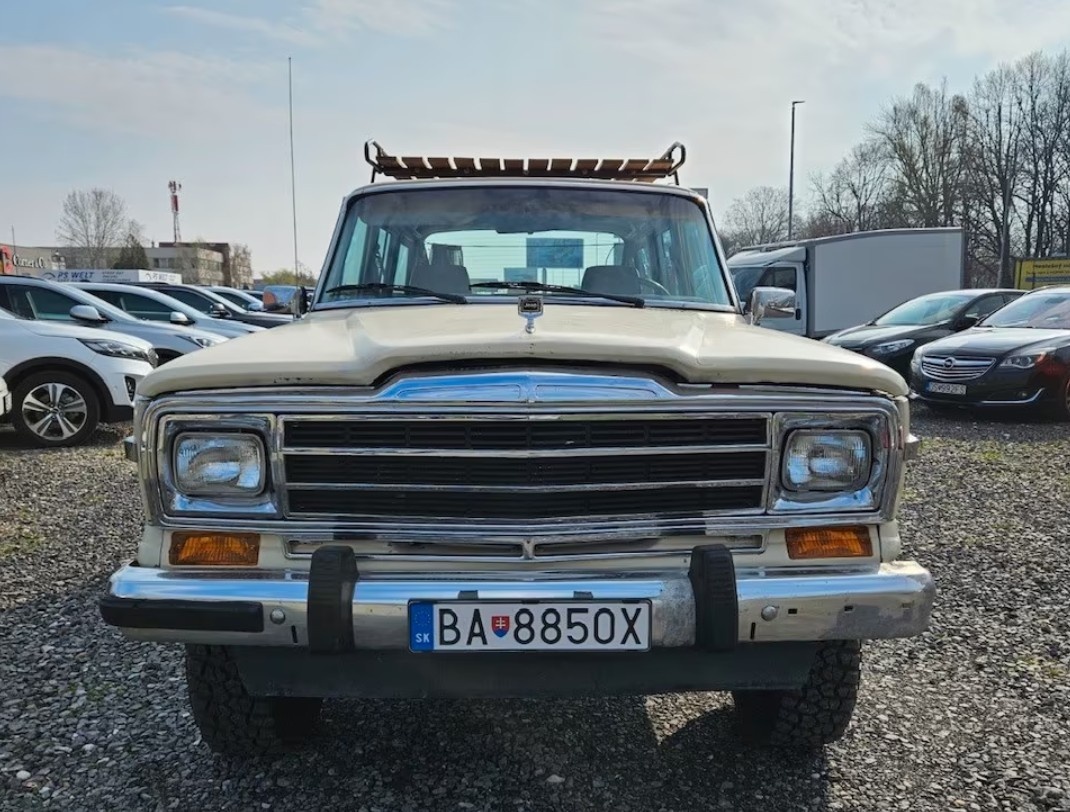Jeep Wagoneer SJ V8 5.9 - 3
