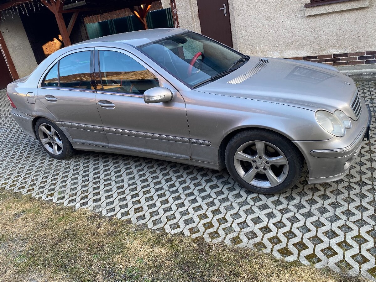 Mercedes-Benz C220 - 3