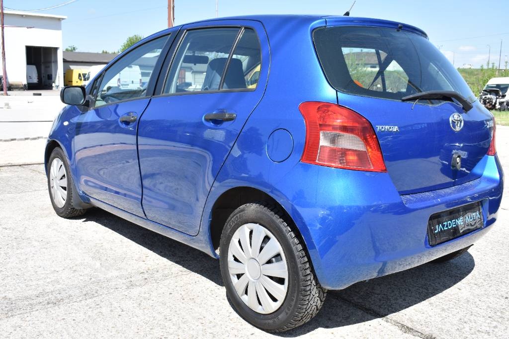 Toyota Yaris 1.3 VVT-I Terra - 3