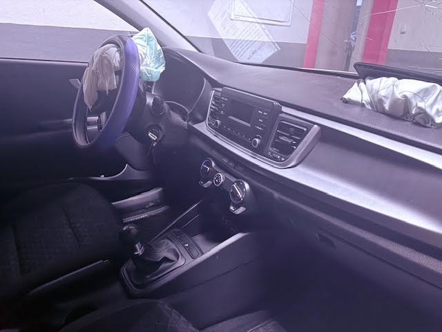 Kia Rio 1.3i, SK ŠPZ, havarované - 3