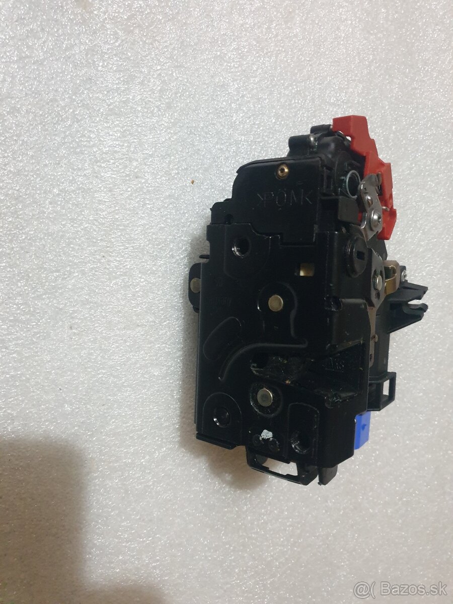 Predam lavy zadny zamok OCTAVIA 2,ALTEA,GOLF,TOUAREG TOURAN - 3