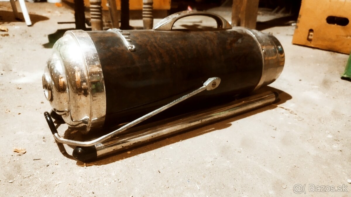 Starozitny vysavac - 3