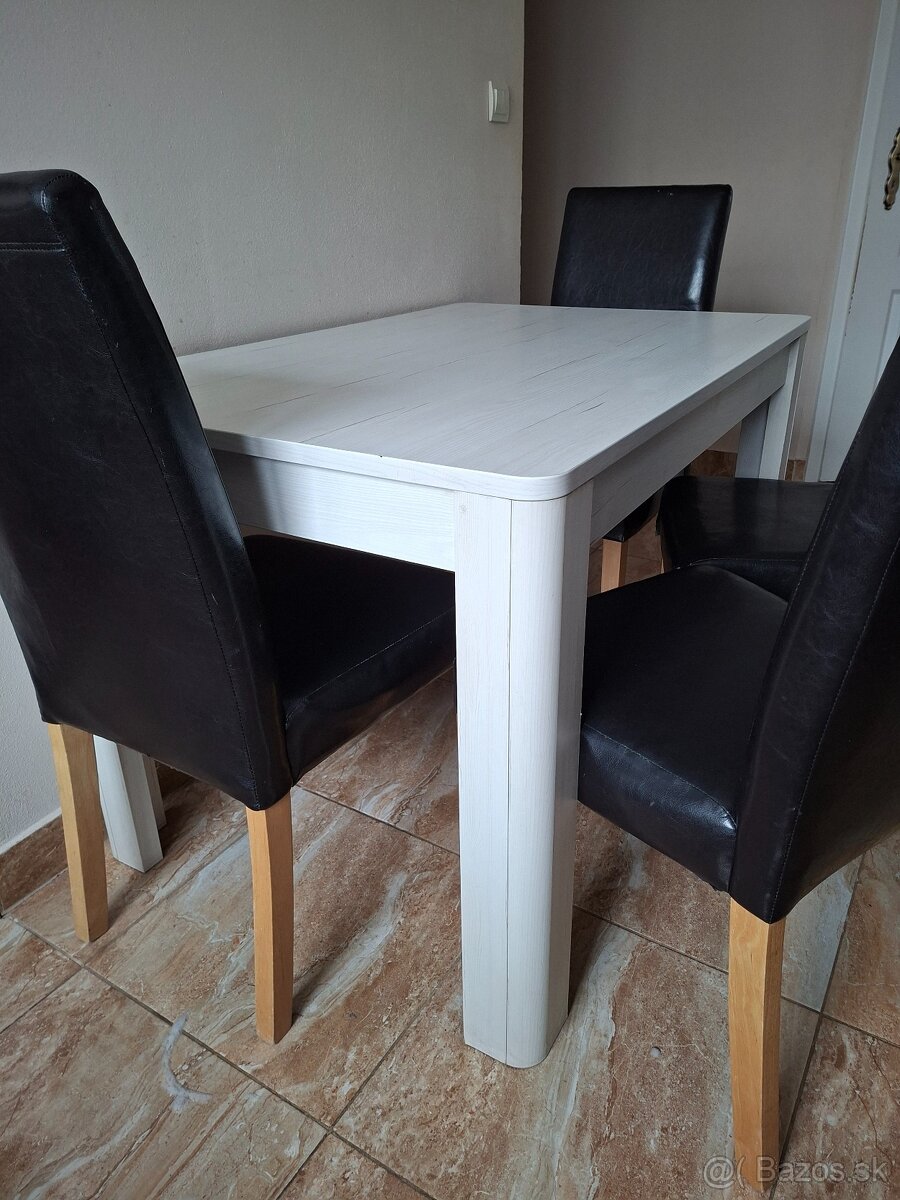 Jedalensky stôl a stolicky - 3