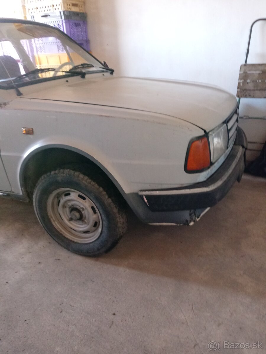 Predám Škoda 105L - 3