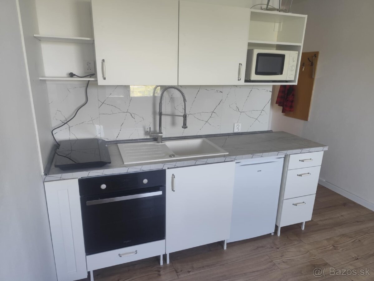 Prenájom garsonka Medvedzie - 3