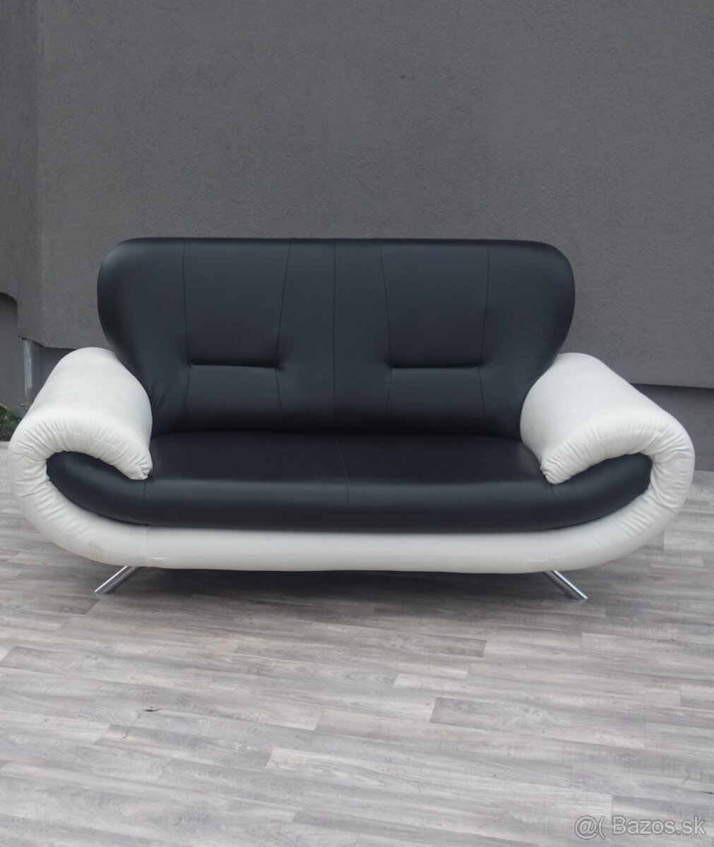 Pohovka dizajnová. - 3