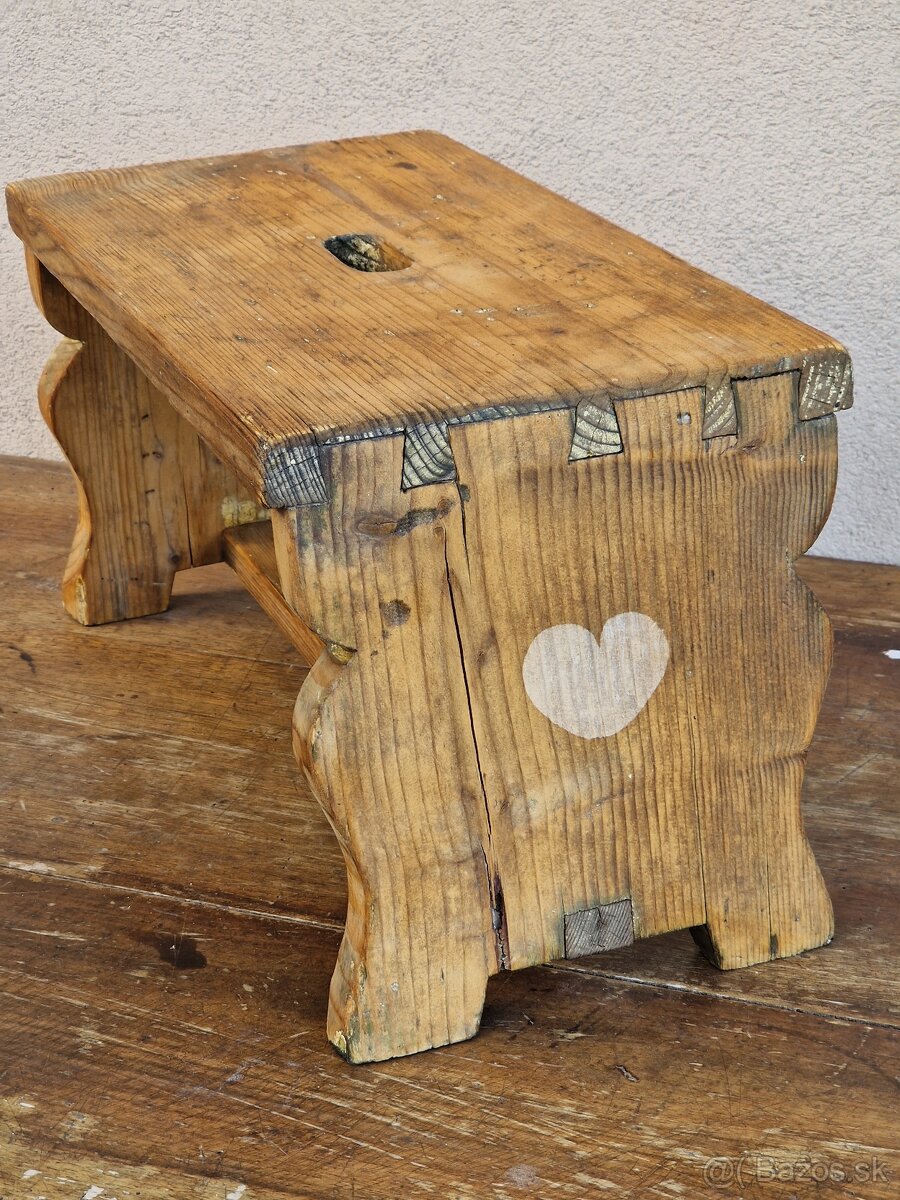 starožitný drevený stolček - 3