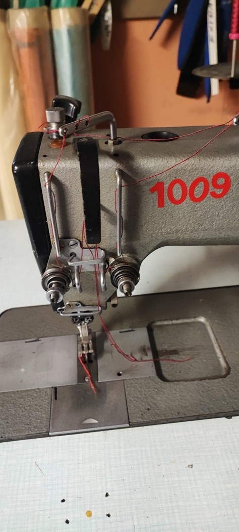 Šijací stroj Minerva dvojihlovka - 3