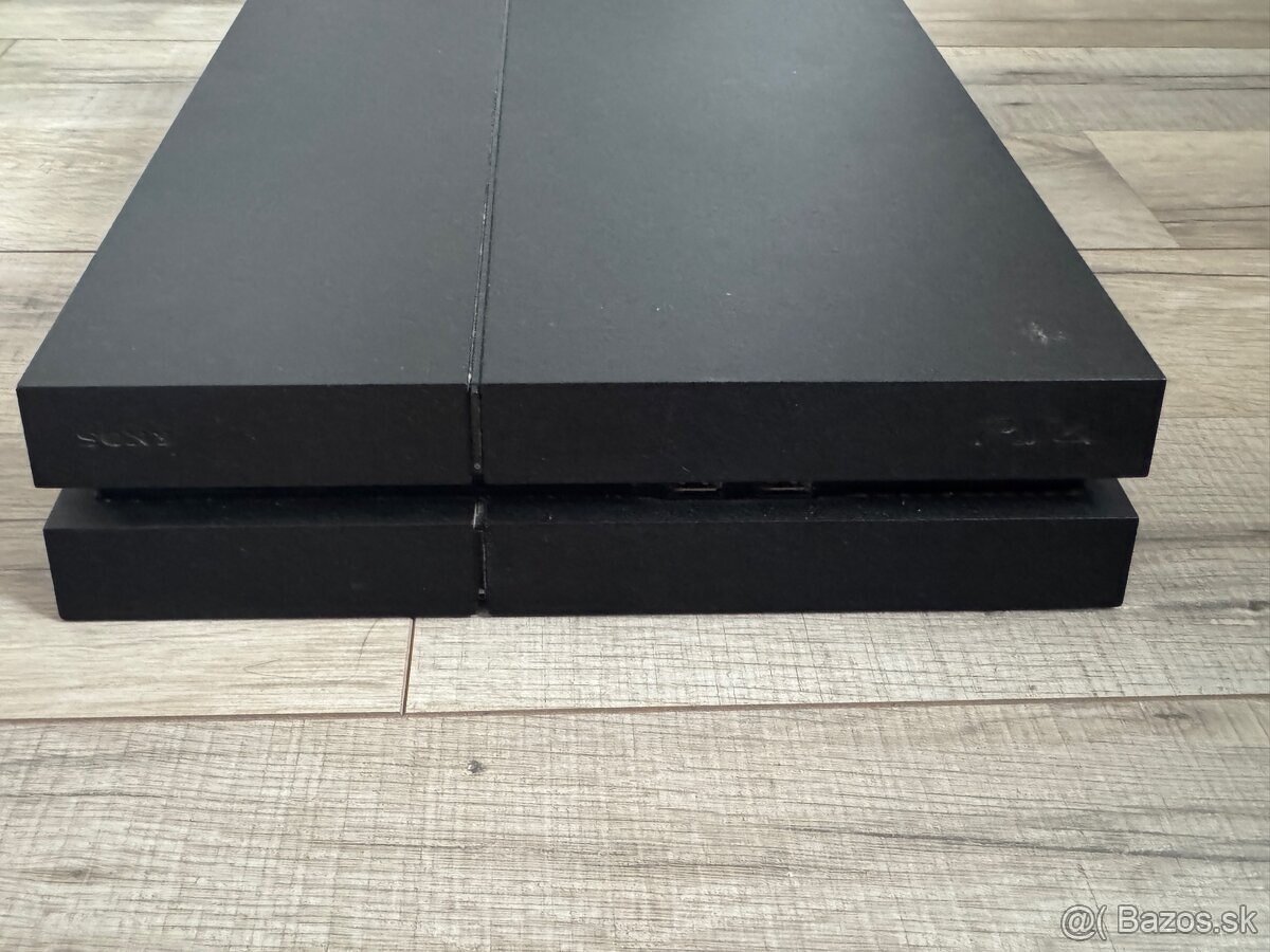 Predám Playstation 4 1000GB + Controller - 3