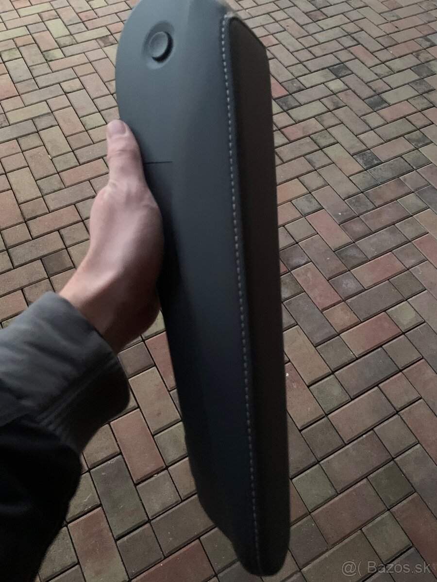 Loketní opěrka VW T7 Multivan - 3