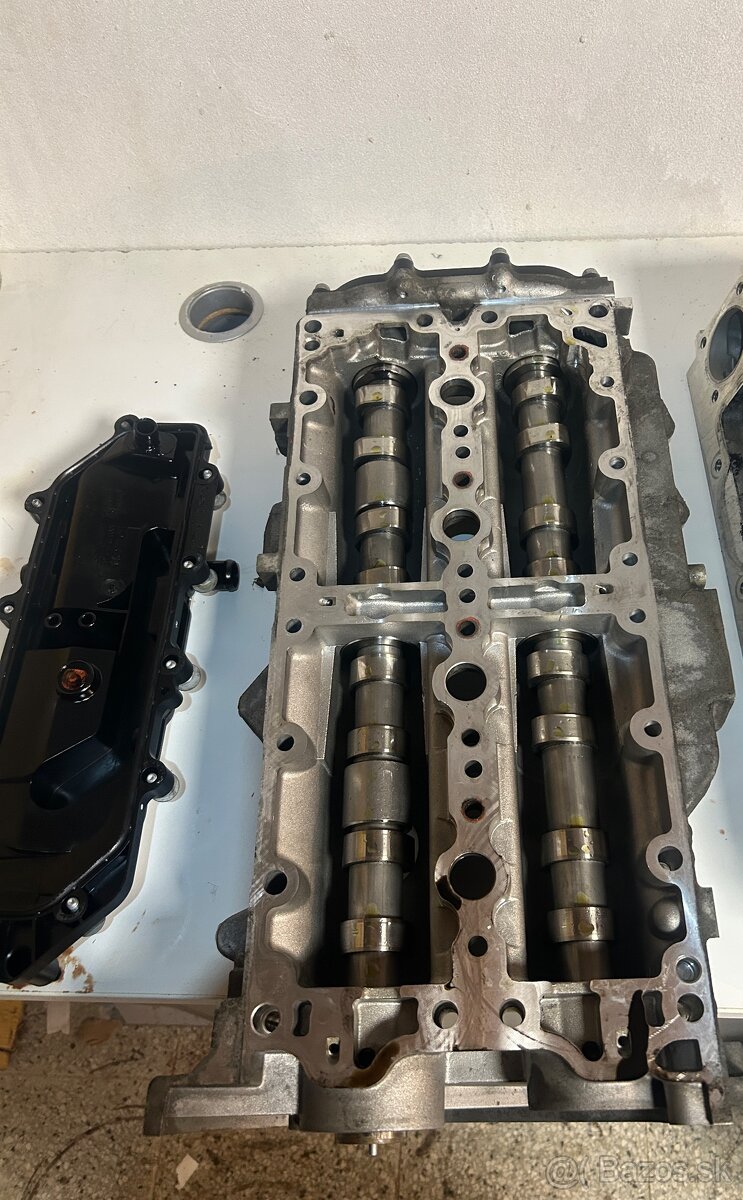 Predám hornú hlavu valcov, vačkové hriadele 2,3 - 3