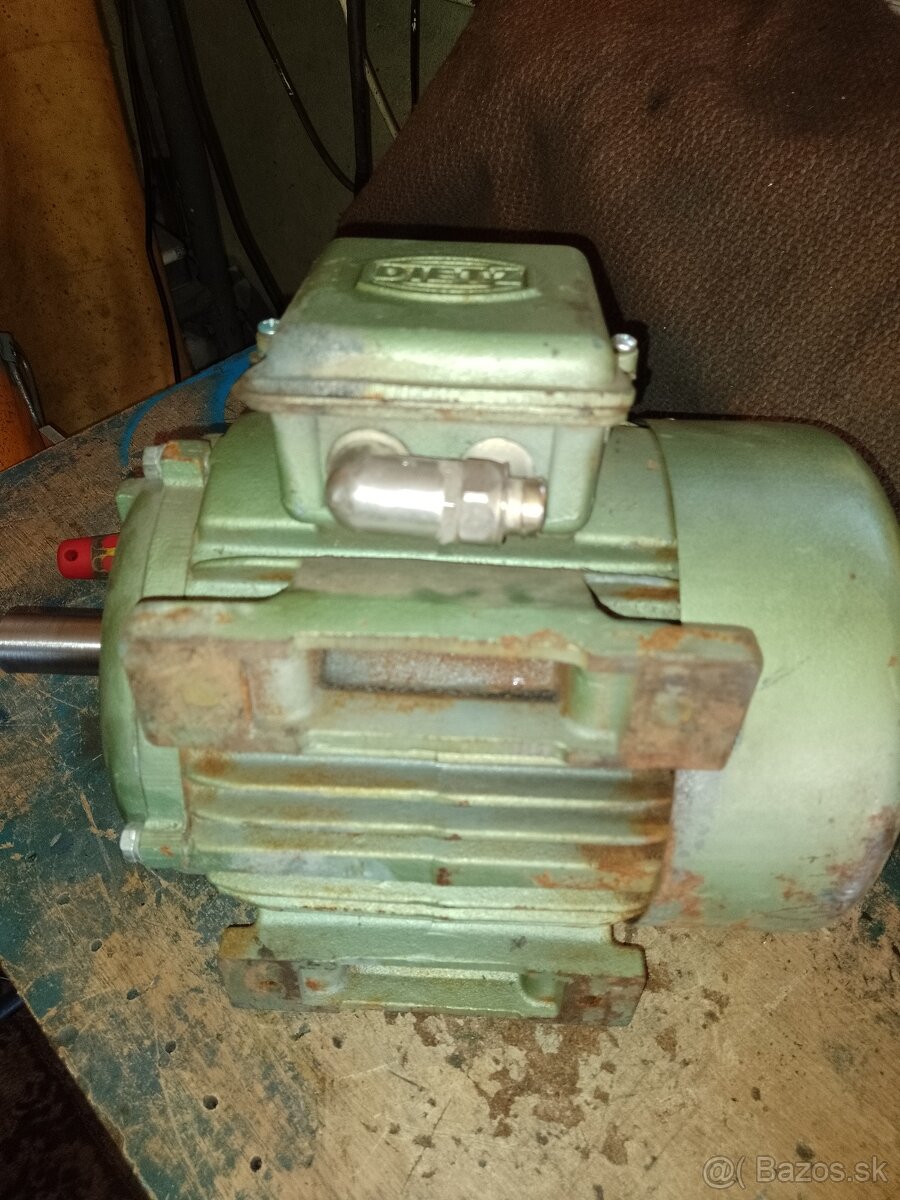 Predám zachovalý 4kw elektromotor. - 3