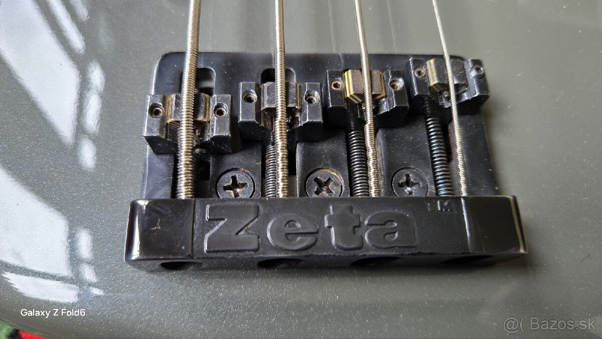 Godin Z1 Fretless - 3