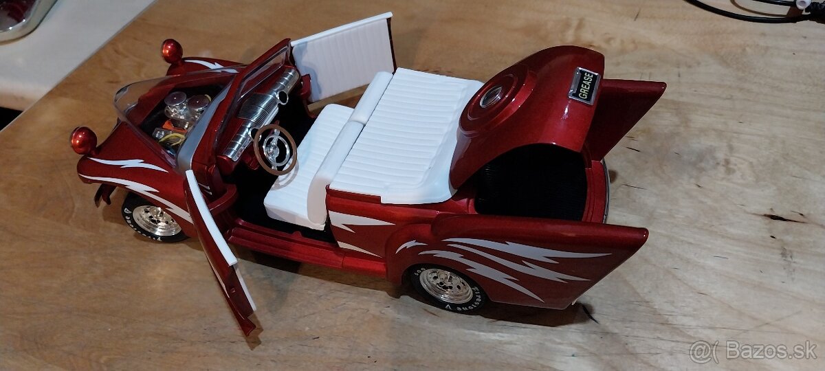 CREASED LIGHTNING z filmu POMÁDA, 1:18 - 3