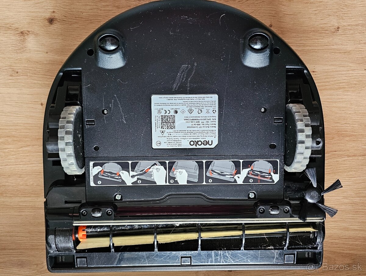 robotický vysávač Neato D7 - 3