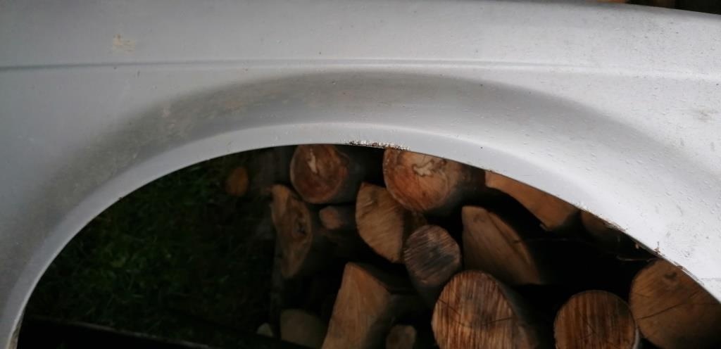 BMW E46 karoserske diely - 3