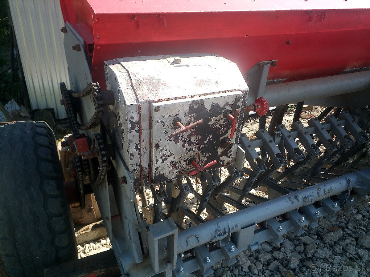 Predám sejačku Polanin 3m záber. - 3