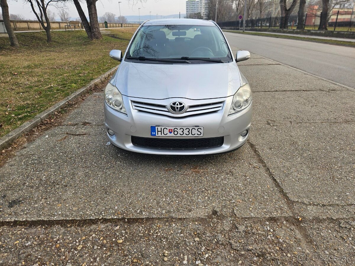 TOYOTA AURIS - 3