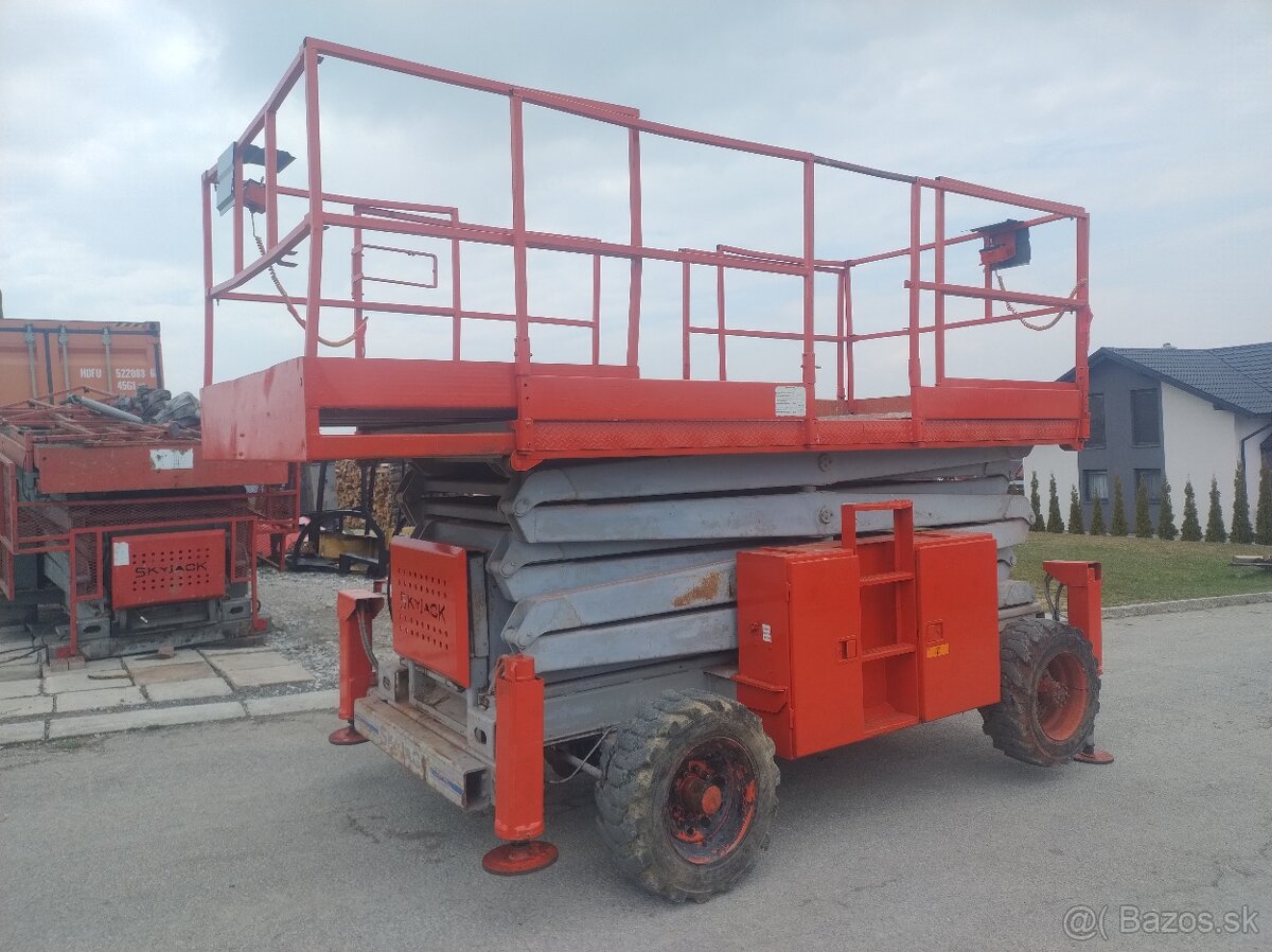 Nožnicove plošiny skyjack 2x - 3