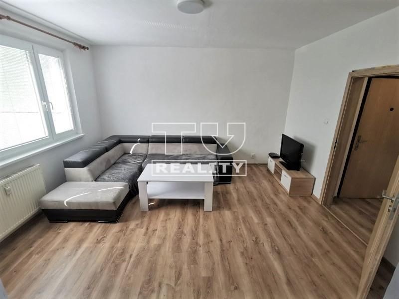 1 IZBOVÝ BYT, ŽILINA-HÁJIK, REKONŠTRUKCIA, BALKÓN, 35m2 - 3