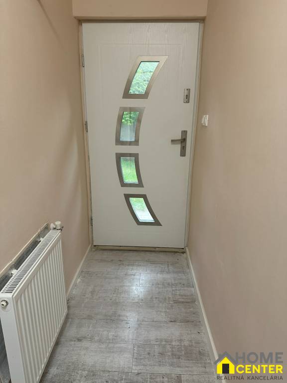 PREDAJ : rodinný dom na bývanie a aj podnikanie, Komárno - 3