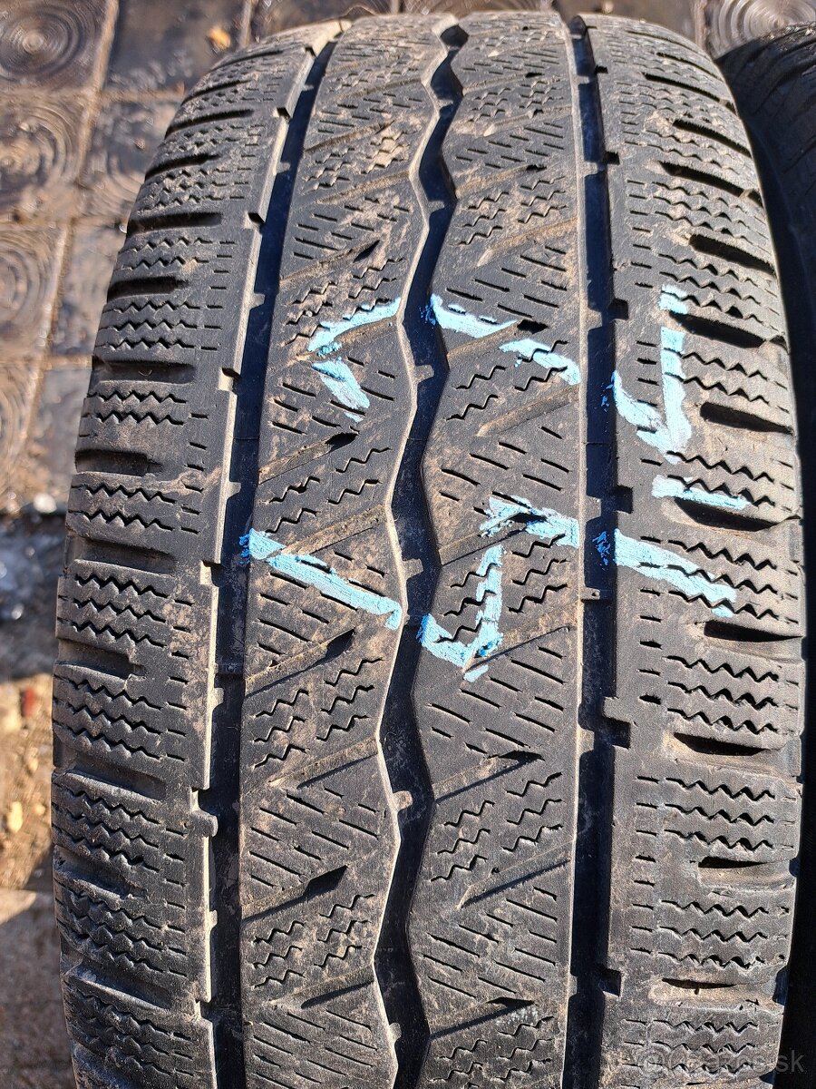 235/65 r16c hankook - 3