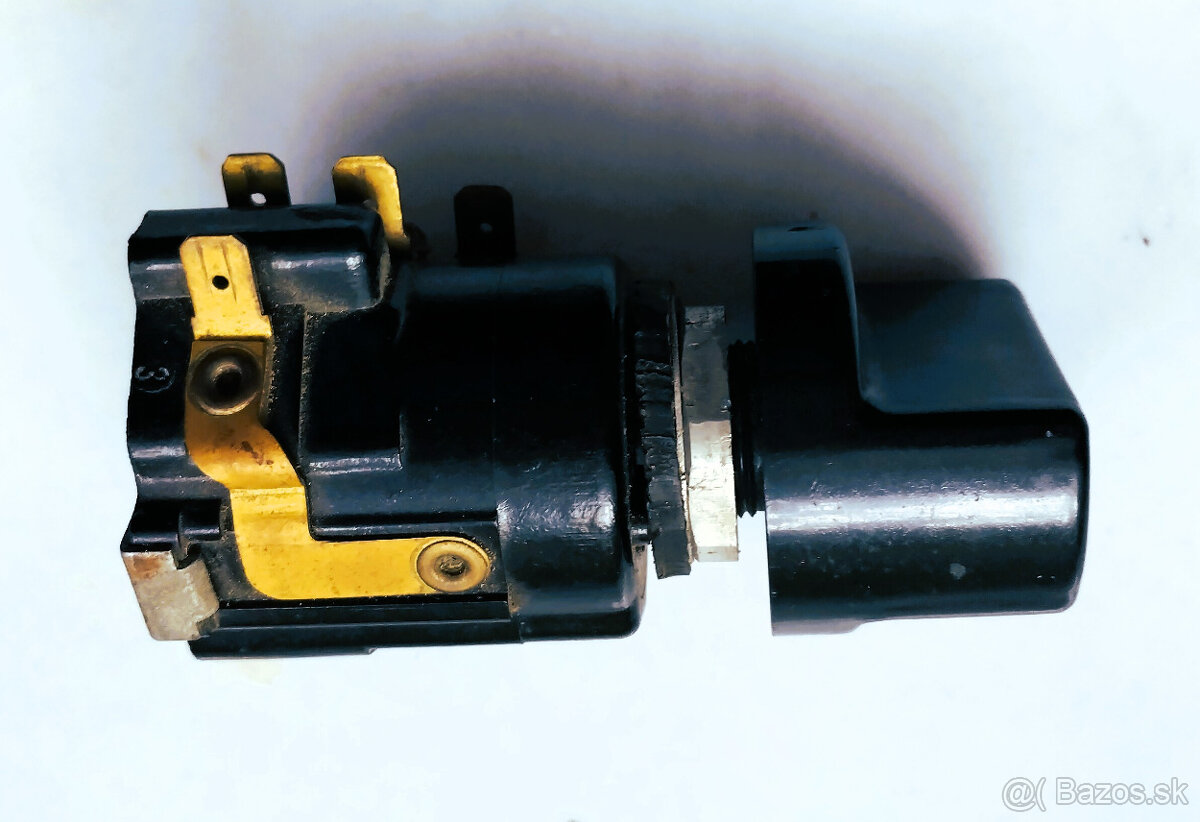 Predám spínač výtražných svetiel na Škodu - 3