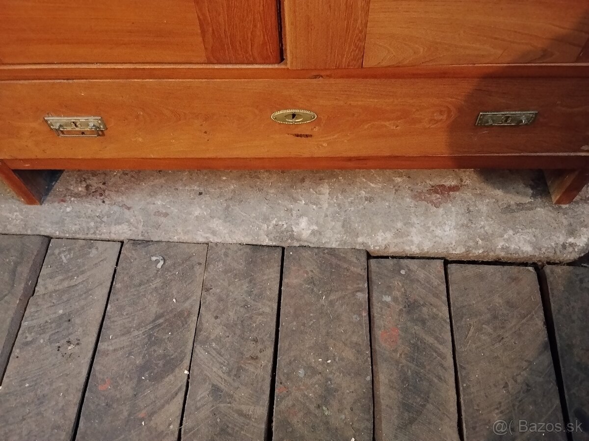 stará rustikálna skriňa - 3