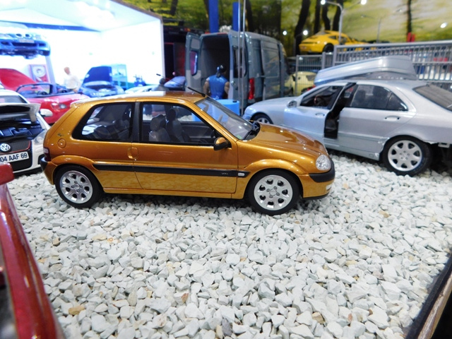 model auta Citroen Saxo VTS oranžová farba Otto mobile 1:18 - 3