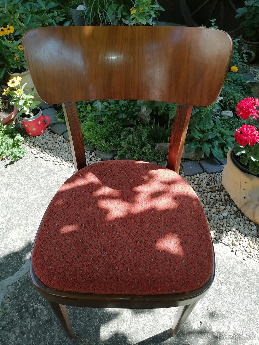 Staré stoličky. - 3