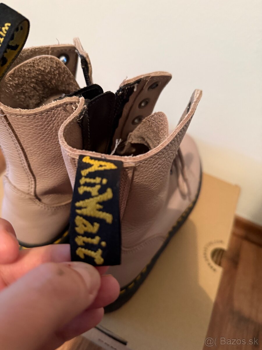 Predám Dr. Martens Jodan III - 3